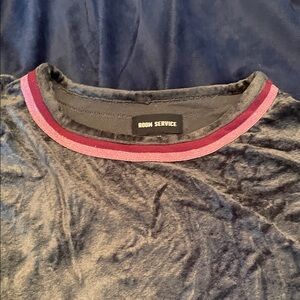 Stay cozy and chic. Room Service soft gray velvet set w/ pink trim SZ M